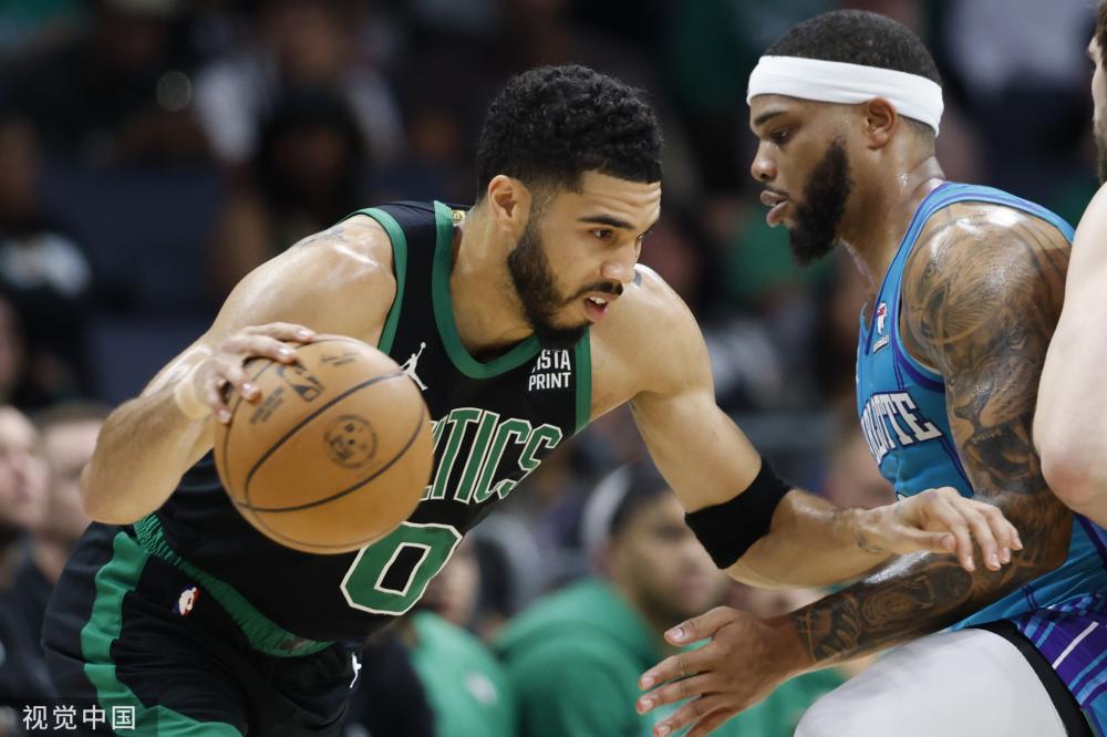 受采访时坦 受采访时坦