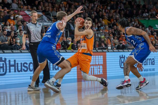 拉交手的过 拉交手的过